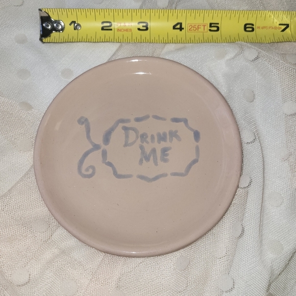 Hand-made Alice in Wonderland dish - Picture 2 of 3